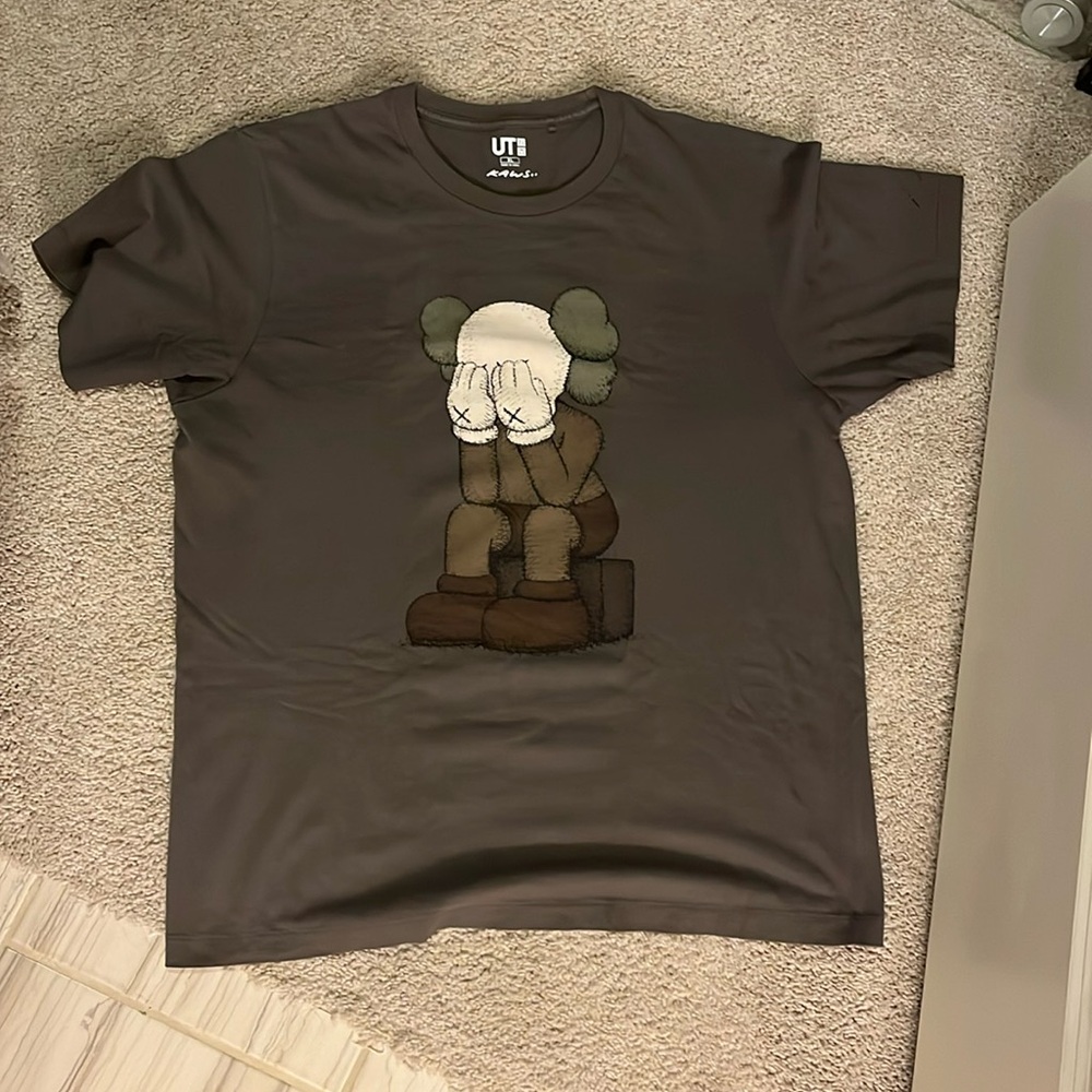 Kaws x Uniqlo T shirt